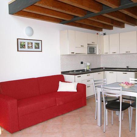 Residence Mirena - Rebomaholidays Тиньяле Экстерьер фото
