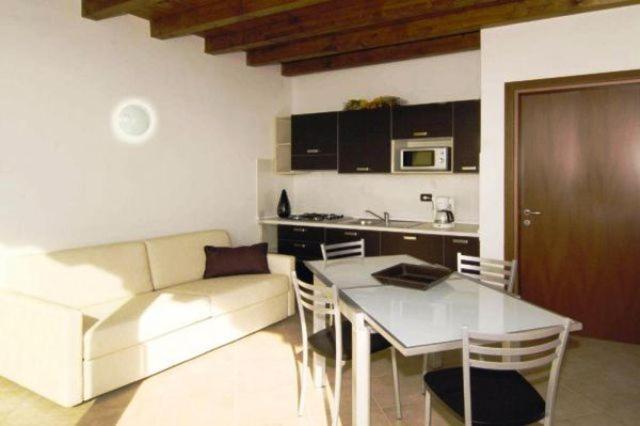 Residence Mirena - Rebomaholidays Тиньяле Экстерьер фото