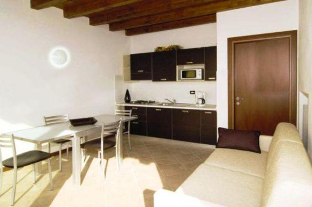 Residence Mirena - Rebomaholidays Тиньяле Экстерьер фото