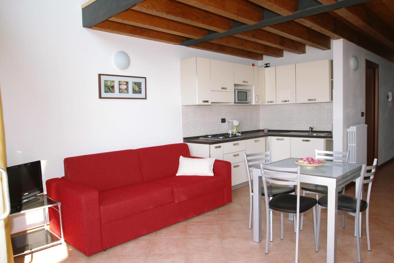 Residence Mirena - Rebomaholidays Тиньяле Экстерьер фото